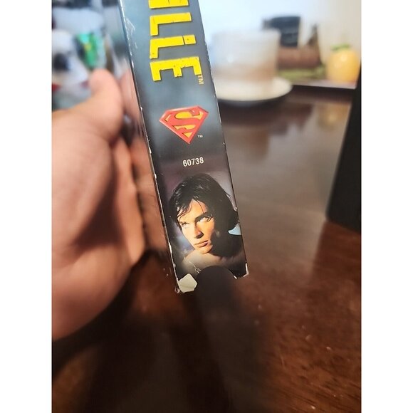 Smallville: Pilot Warner Bros Release Superman Rare TESTED (VHS 2002) HTF - Picture 6 of 13